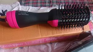 One-Step Hair Dryer &amp; Volumizer &amp; straightener