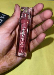HUDA Beauty Bombshell
