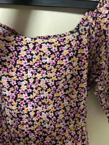 Chic Floral Crop Top
