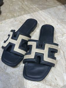 Stylish Black &amp; Beige Slides