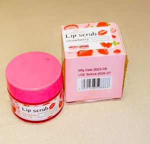 "Crazy Girl Lip Scrub" in strawberry flavor