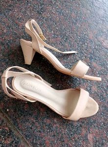 Monrow Beige Heels