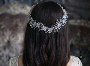Elegant Floral Bridal Hairpiece