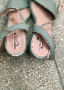 Chic Green Flat Sandals