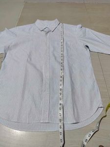 Uniqlo shirt blue strip size L