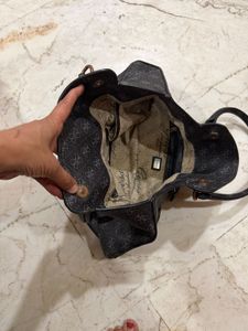 Guess 1981 Monogram Tote Bag - Black