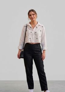 Chic White Bow Cropped Shirt