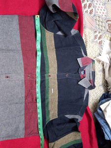 Striped Casual Shirt top condition with great comb
