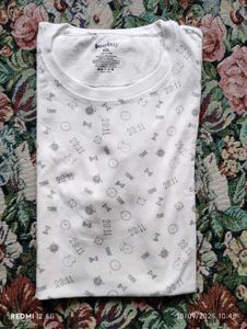 5 Graphic T-shirts (+free 🎁)