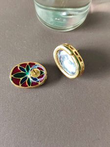 Oval kundan Stud Earrings