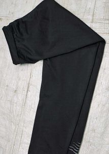 Black Athletic Cropped Leggings
