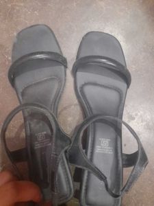 Stylish Black Flat Sandals