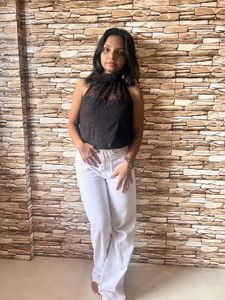 Latin Quarters Sleeveless Pretty Black Top