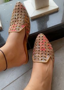 Embellished Jutti Flats