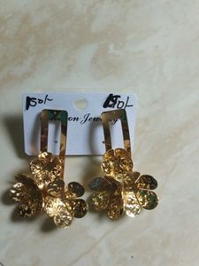 Gold Tone Statement Flower Earrings