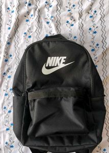 Nike Heritage Backpack 25 L