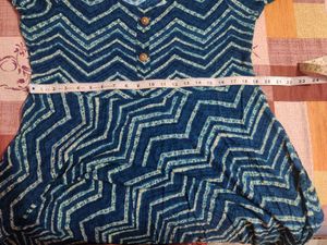 Beautiful Navy Blue Chevron Print Dress