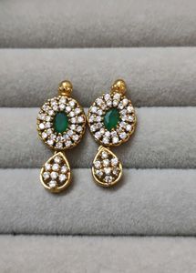 Elegant Emerald &amp; Diamond Earrings