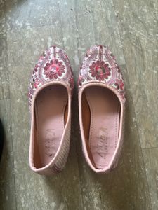 Trendy Jutties for girls