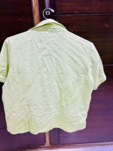 Light Green Button-Up Short Sleeve Top