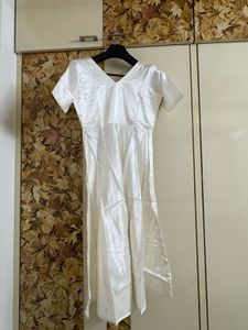 Elegant White Satin V-Neck Dress