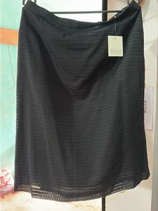 Chic Black Textured Skirt
