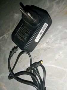 Universal Power Adapter &amp; Cables
