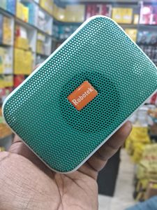 ROBOTEK B.T SPEAKER 🔊 👌 Zoom