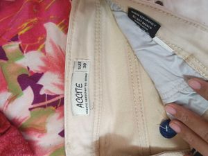 Accite Cream Jeans