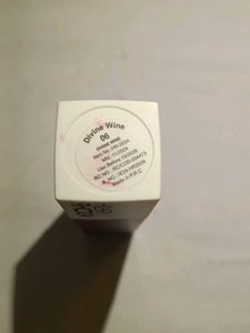 Hilary Rhoda Lipstick
