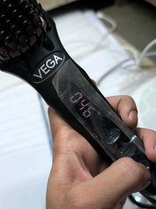 VEGA Black Shine Hair Straightening Brush