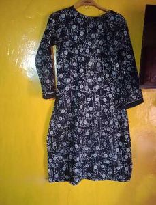 Elegant Black &amp; White Floral Kurta Set
