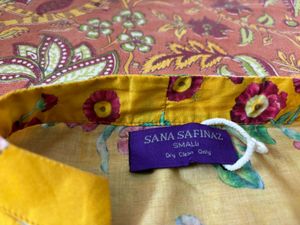 kurta with beautiful neck