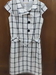Chic Plaid Button-Up Dress