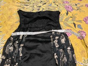 Chic Black Dress with Unique Print