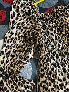 H&amp;M Leopard Print Smocked Puff Sleeve Top