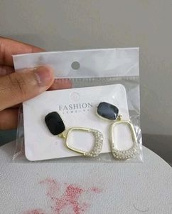 Elegant Gold &amp; Black Drop Earrings
