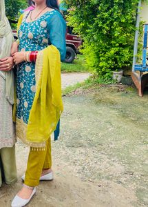Designer Suit Set With Heavy Back Design