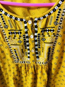 Yellow Printed Top 💛⭐
