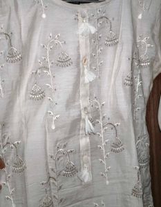 Elegant White Embroidered Kurta