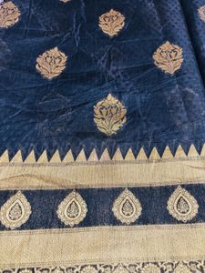 Elegant Black &amp; Gold Saree