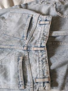 Light Wash Wide Leg Jeans with Flower Appliques