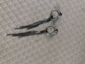 Western Type Earring With White Stone