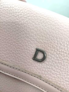 Chic Pink Top-Handle Handbag with Detachable Strap