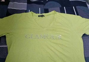 V-Neck "Glamour" tshirt