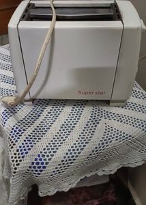 White Electric Pop-up Toaster- 2 slice