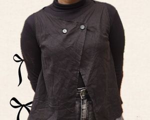 Stylish Black Sleeveless waist Top