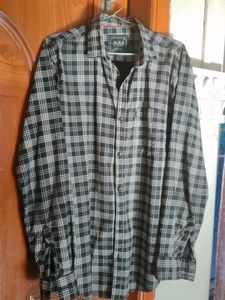 Men's Plaid Button-Up Shirt