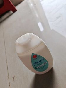 Johnson's Milk + Rice Lotion ( Free Oil Fre Moistu