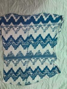 Blue &amp; White Patterned T-Shirt